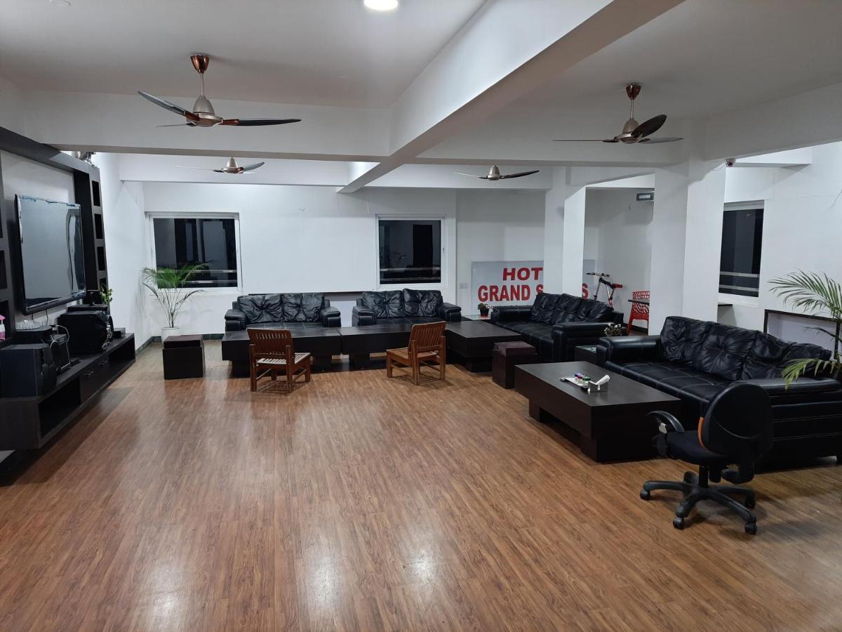 Hotel Grand Suites Indore Exterior foto