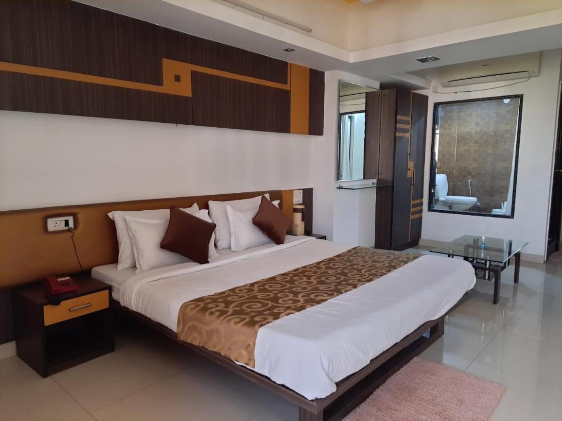 Hotel Grand Suites Indore Exterior foto